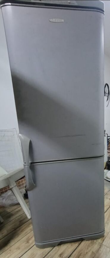 Холодильник Biryusa, цвет - Серый