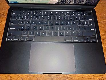 netis internet: Apple MacBook Air (13") – Midnight rəng Xüsusiyyətlər: - Ekran: 13.6" — 2