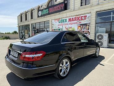 mercedes 220: Mercedes-Benz E 200: 1.8 l | 2009 il Sedan — 4