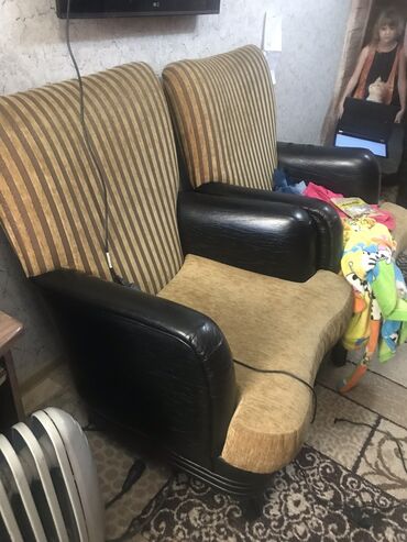 продам мягкую мебель: Комплект мягкой мебели, Б/у, Самовывоз, цвет - Коричневый