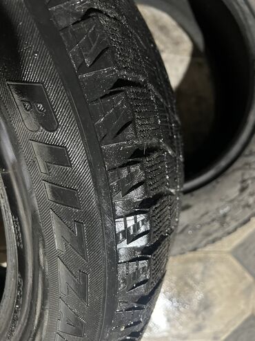 Шины: Шины 215 / 65 / R 16, Зима, Б/у, Пара, Легковые, Япония, Bridgestone