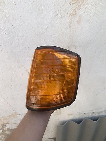 бампер 124 ешка: Левый поворотник от Mercedes Benz W124 - DEPO - Тип: галогенный — 1