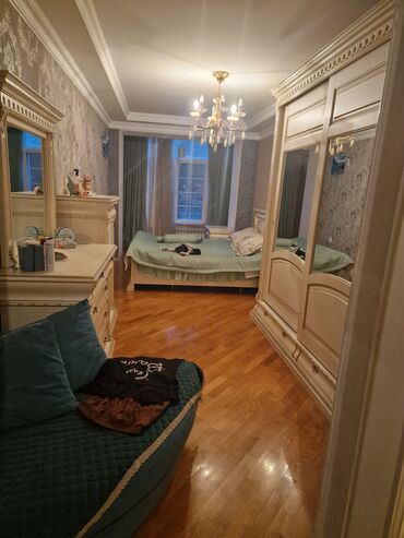 Uzunmüddətli kirayə mənzillər: Geniş və işıqlı mənzil – klassik üslubda tam mebel və texnika ilə — 1