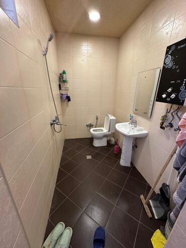 Uzunmüddətli kirayə mənzillər: Seeabrezin məktəbinin yanında 5--sotun içinde 3 otaqlı,bağ evi her — 7