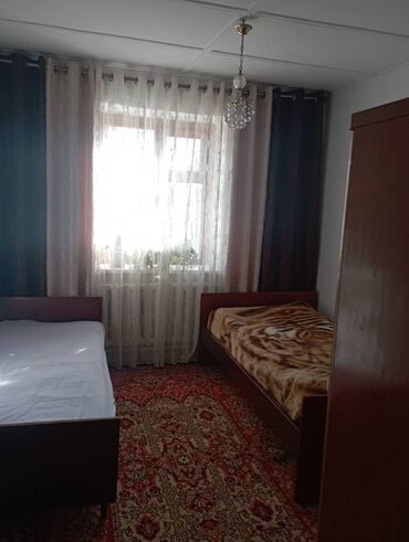 беловодск дома: Үй, 73 кв. м, 3 бөлмө, Эски ремонт