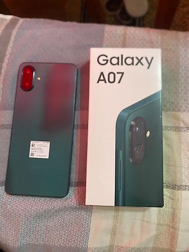 Мобильные телефоны и аксессуары: Samsung Galaxy A07 (модель SM-A075F/DS), цвет зелёный. Основные — 3