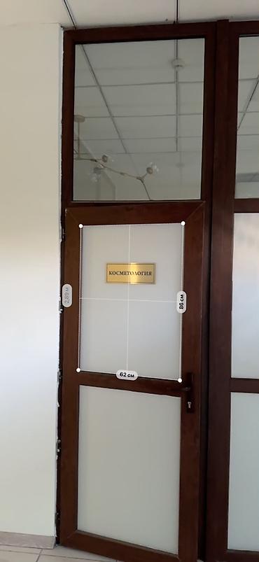 office table: Стеклянные и пластиковые перегородки, стойка ресепшн, стол с раковиной — 3