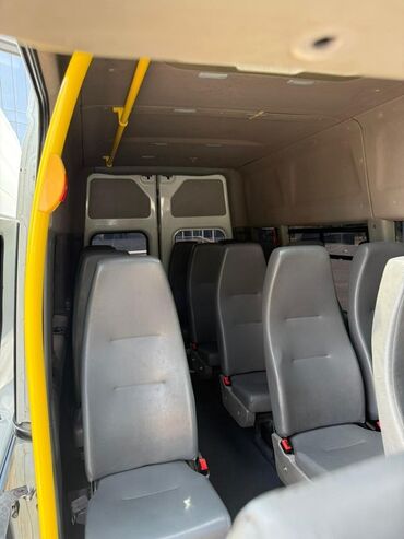 LDV: Ağ rəngli, uzun baza sərnişin mikroavtobusu/miniven. - Yüksək tavanlı — 14