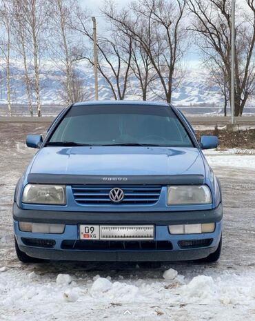 фольксваген поло 1999: Volkswagen Vento: 1993 г., 1.8 л, Механика, Бензин, Седан