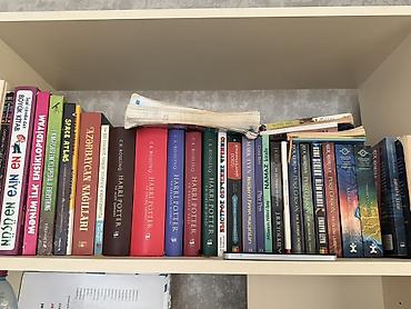 harry potter kitablari: Kitab kolleksiyası – müxtəlif janrlar və dillər Məzmun: - Uşaq və — 1