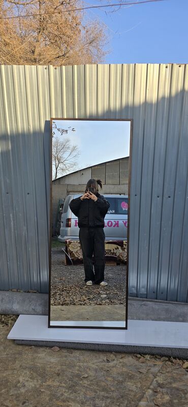 Зеркала: В наличии! Зеркало с тёмно-коричневой рамой, рамка ПВХ. Ширина рамки — 3