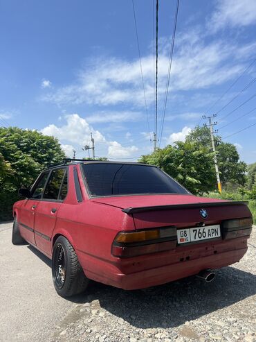 продаю делику: BMW 5 series: 1982 г., 2 л, Механика, Бензин, Седан