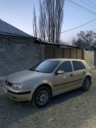 срочно продать машину: Volkswagen Golf: 2002 г., 1.6 л, Механика, Бензин, Седан