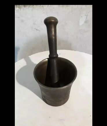 Посуда: Супницачашки,вилки,ножи,Шейер,чайник чугун,молочница,и.т.далее — 6