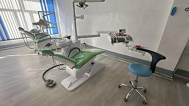 Инструменты и тележки для инструментов: Набор стоматологических инструментов и принадлежностей. Состав: - — 12