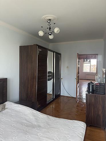 neftcilər ev: Kiraye ev verilir. 3 otaqlidi Neftçiler metrosu yaxinligi 220 nömreli — 4