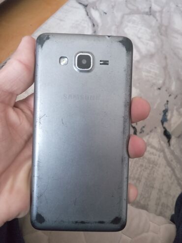 Samsung: Samsung Galaxy J1