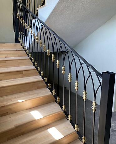 Изготовление перил: Изготовление перил Материал: Кованное железо, Наружные, Бесплатный замер — 5