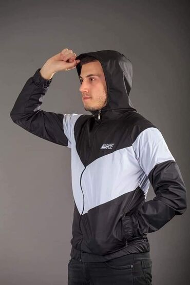 Sportska odeća: Muski suskavac
Vrhunski kvalitet
M L XL XXL
Cena 3700 din — 1