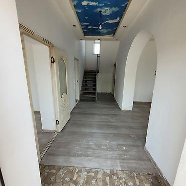 Продажа коттеджей и домов: Просторный дом с двумя этажами и функциональной планировкой. - — 1