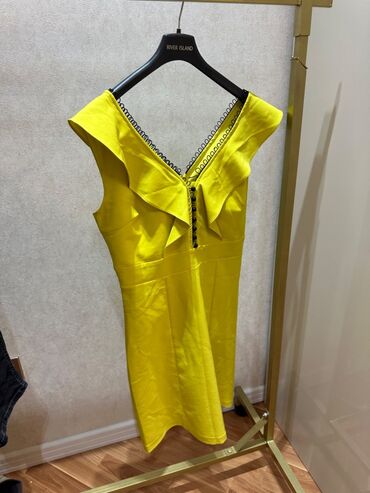 lavani couture cene: Коктейльное платье, Миди, M (EU 38)