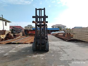 radius təkər evi: Yükqaldıran forklift Texniki təsvir: - Yanacaq: dizel - İdarəetmə — 3