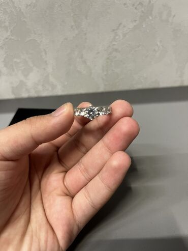 Üzüklər: Nişan, Üzük -da lalafo.az — 4 Üzüklər: Nişan, Üzük — 4