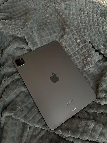 Планшеты: Планшет, Apple, 10" - 11", 5G, Б/у, Классический цвет - Серый — 1