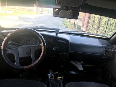 Volkswagen: Volkswagen Passat: 1994 г., 1.8 л, Механика, Бензин, Седан