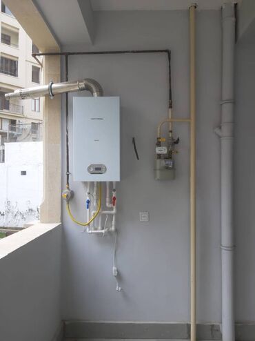 Uzunmüddətli kirayə mənzillər: Mənzil kirayə verilir. 2 otaq. İçərişəhər metrosuna, Tarqovuya piyada — 13