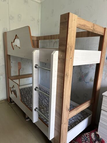 купить столик со стульчиком детский: Двухъярусная детская кровать, Б/у, ЛДСП