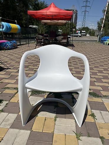 Дизайнерское пластиковое кресло для дома и улицы - Материал: литой at lalafo.kg Дизайнерское пластиковое кресло для дома и улицы - Материал: литой