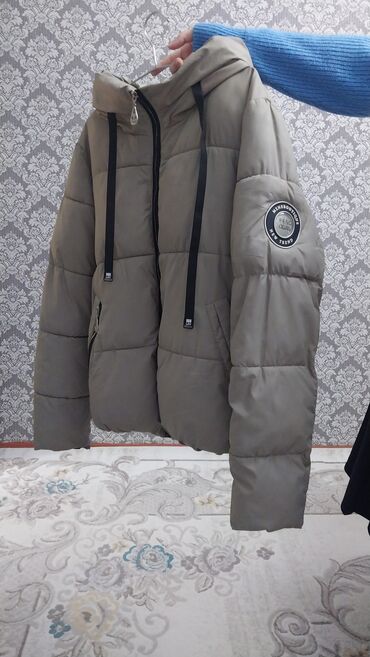 белые зимние мужские куртки: Kurtka ideal vəziyyətdə.1-2 dəfə geyinilib.Yeni kimidir