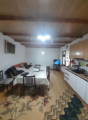 Продажа коттеджей и домов: * Продаётся :В районе К өлмө * Два дома на участке в 4 сотки в черте — 22