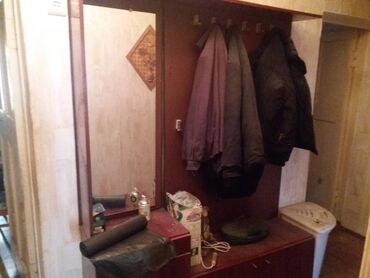 Шкафы для одежды: Шкаф для одежды, Б/у, Прямой, Дерево — 9