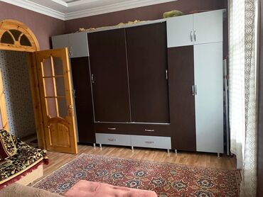 Həyət evləri və villaların satışı: 6 otaqlı, 7000 kv. m, Orta təmir — 8