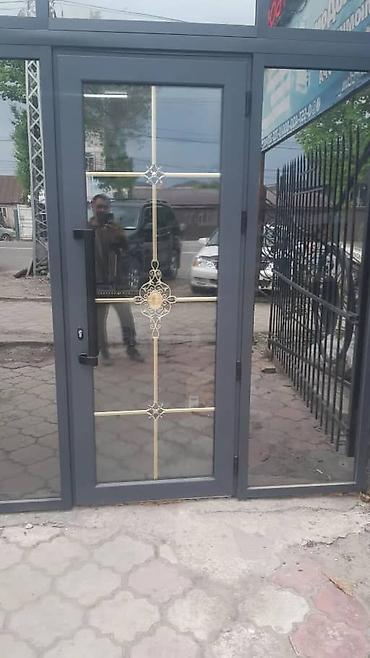 Металлопластиковые окна на заказ: Металлопластиковое окно на заказ, Тип окна: Панорамные, Декоративные особенности: Декоративный переплет, Бесплатная установка, Без рассрочки — 1