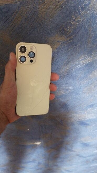 Qaşıqlar: IPhone 15 Pro Max, Qırıq