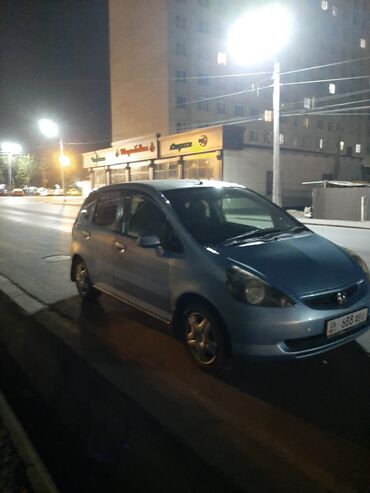 Honda: Honda Fit: 2002 г., 1.3 л, Бензин, Хэтчбэк — 3