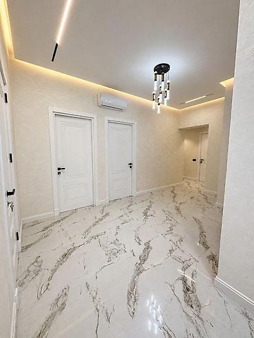 Mənzillərin satışı: Satılır 3 otaqlı yeni tikili 115 m², 28 May m. Kateqoriya Yeni tikili — 5