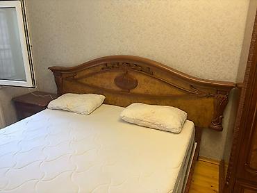 barokko: Klassik üslubda yataq otağı dəsti Komplekt: - İki nəfərlik çarpayı — 3