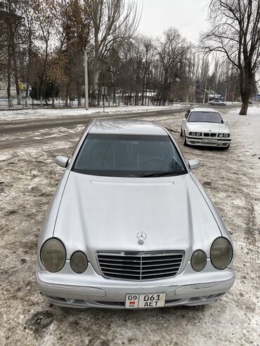 мерс цешка: Mercedes-Benz 220: 2000 г., 2 л, Механика, Бензин, Седан