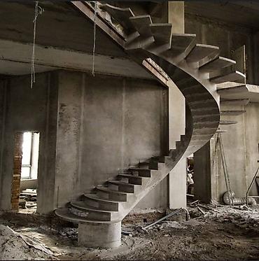 Бетонные лестницы: Бетонная лестница Для дома, Форма лестницы: Много-маршевая, Стиль: Модерн — 7