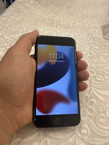 ipone x max: IPhone 7, 32 GB, Qara, Qırıq