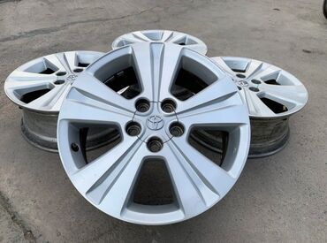 домкраты на авто: Литые Диски R 17 Toyota, Комплект, отверстий - 5