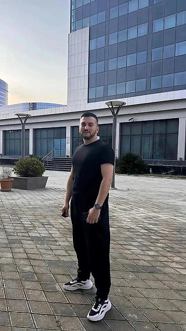 2 ci mikrorayon: Salam ozume kiraye ev axtariram 25 yasim var programist islirem hemde — 6