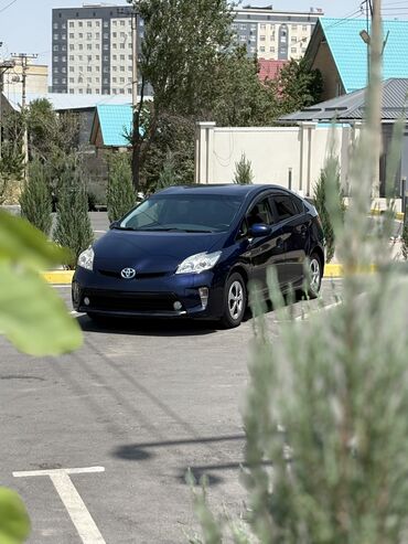 corolla runx: Toyota Prius: 2015 г., 1.8 л, Вариатор, Гибрид, Хетчбек