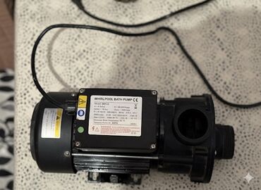 железная ванна: Salam hovuz matoru satılır tam ideal işlək vəziyyətdə tam problemsiz