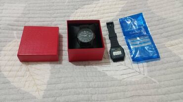 продаю бу вещи: Продаю часы Casio. Часы Касио, 2 шт, новые не использовались, одни