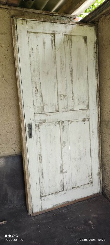 бронированный двер: Входная дверь, цвет - Белый, Б/у